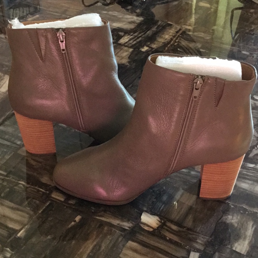 Vionic Booties Nwob - image 3